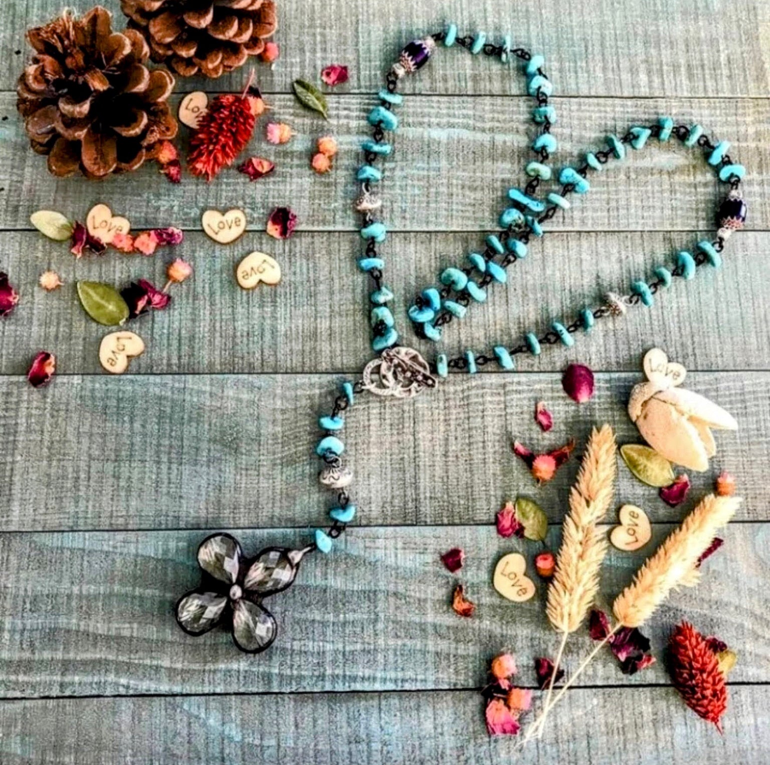 Blue River Boho  logo